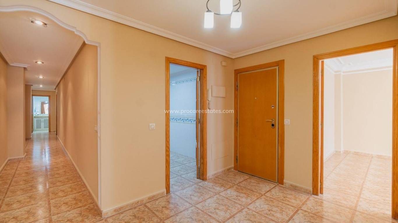Resale - Apartment - Torrevieja - Torrevieja Center
