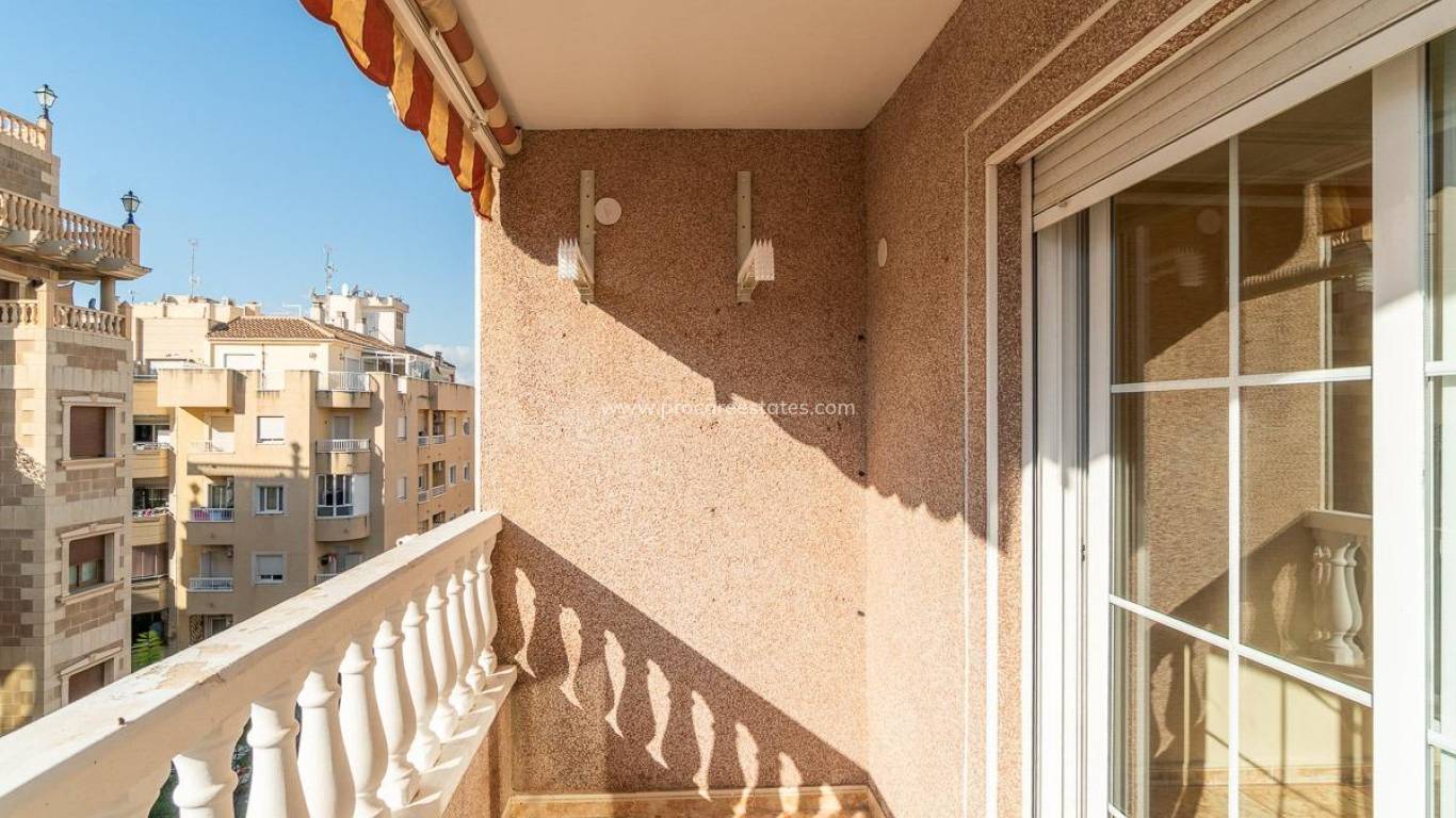 Resale - Apartment - Torrevieja - Torrevieja Center
