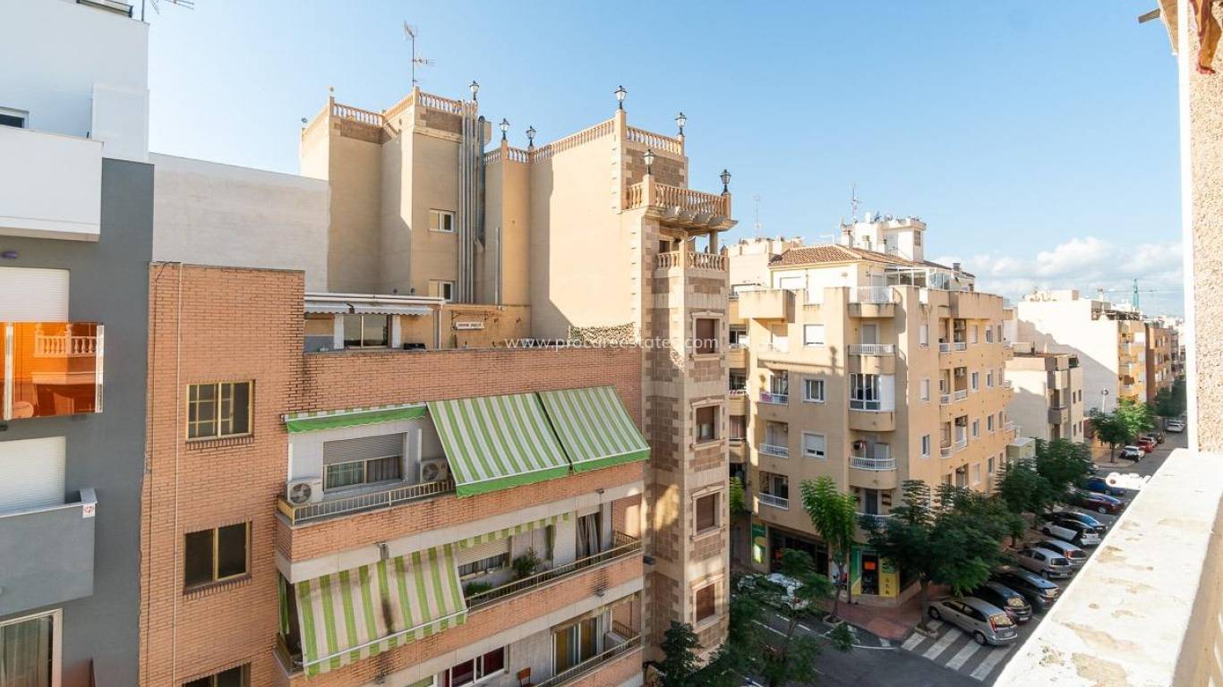 Resale - Apartment - Torrevieja - Torrevieja Center
