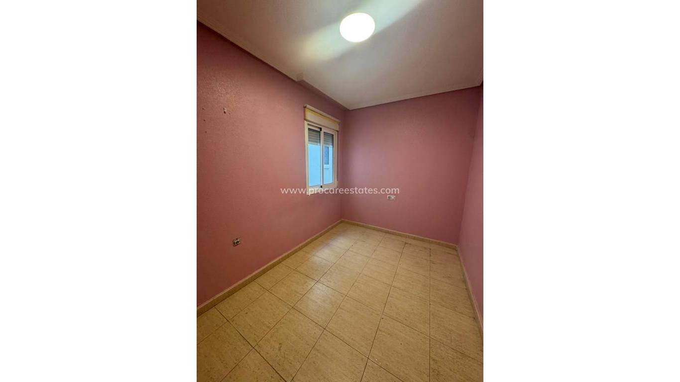 Resale - Apartment - Torrevieja - Torrevieja Center