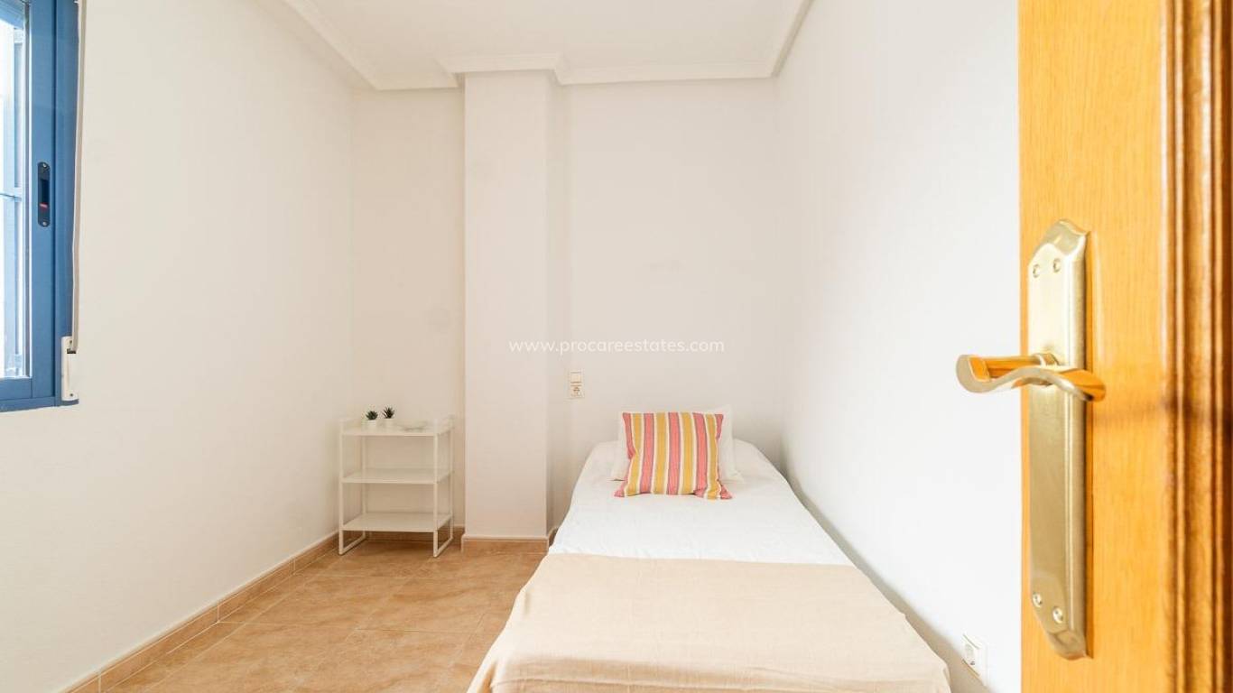 Resale - Apartment - Torrevieja - Torrevieja Center