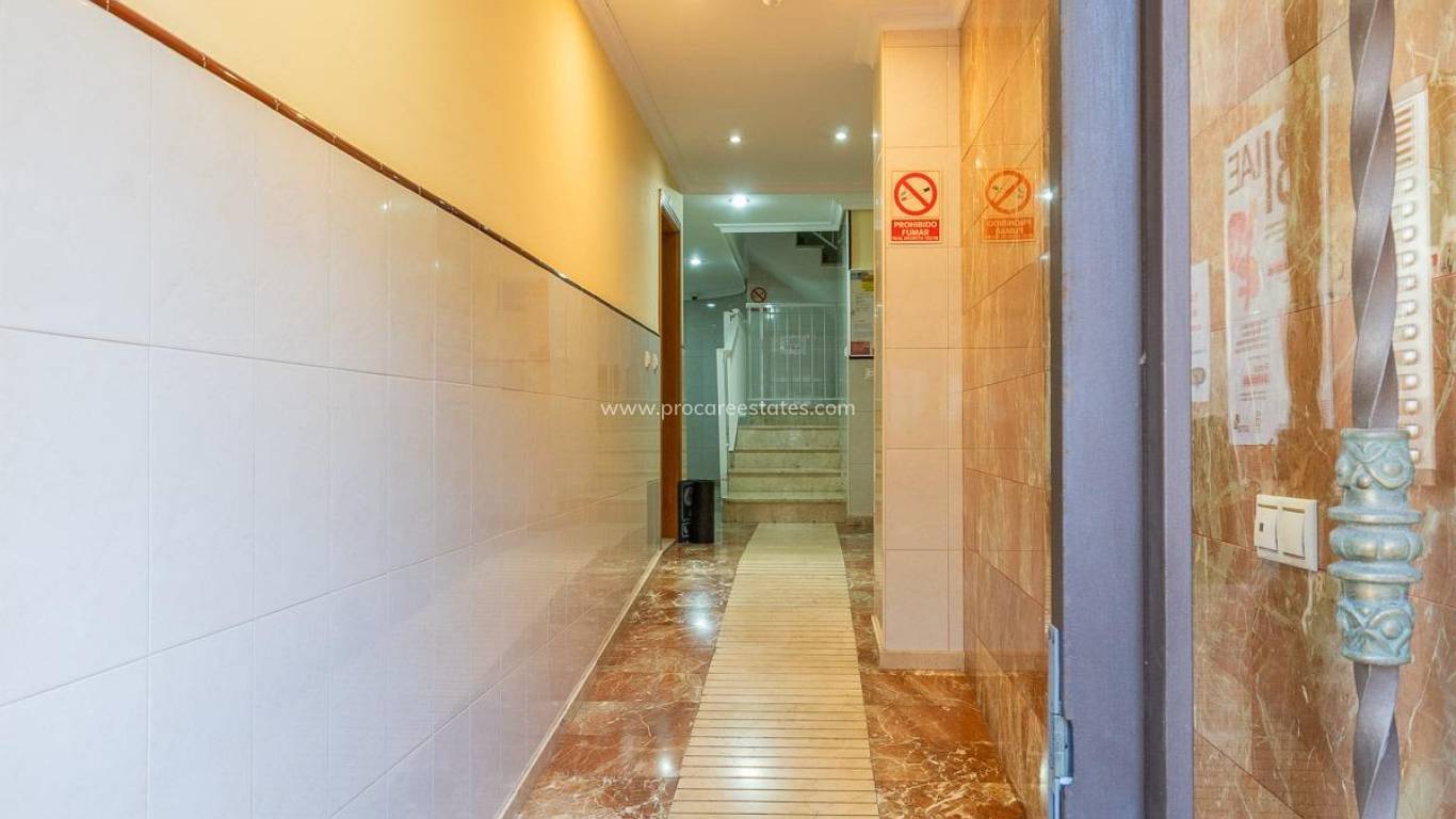 Resale - Apartment - Torrevieja - Torrevieja Center