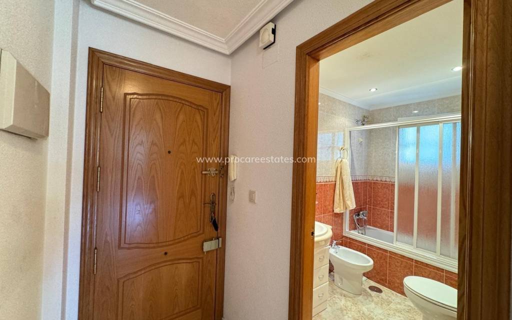 Resale - Apartment - Torrevieja - Torrevieja Center