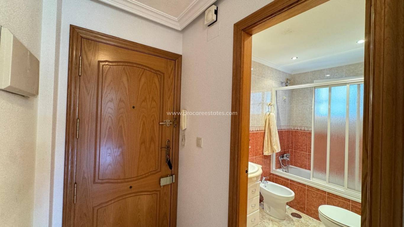 Resale - Apartment - Torrevieja - Torrevieja Center