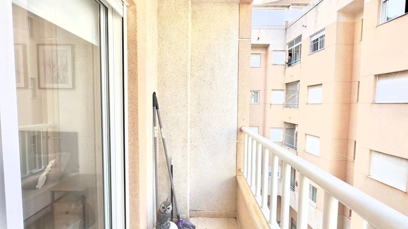 Resale - Apartment - Torrevieja - Torrevieja Center