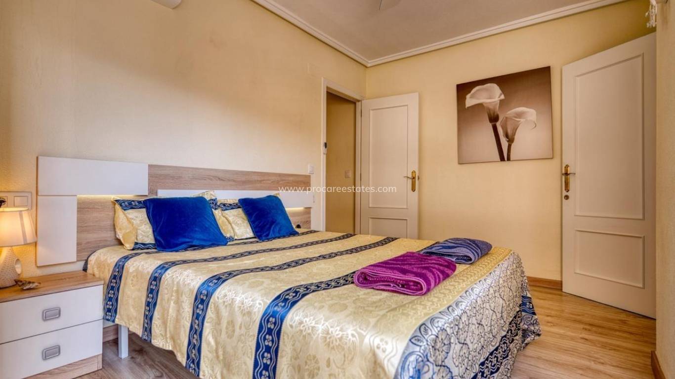 Resale - Apartment - Torrevieja - Torrevieja Center