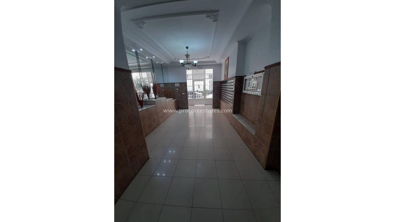 Resale - Apartment - Torrevieja - Torrevieja Center