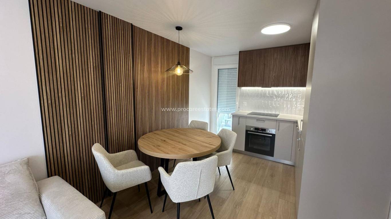 Resale - Apartment - Torrevieja - Torrevieja Center