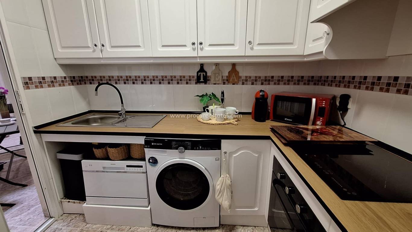 Resale - Apartment - Torrevieja - Torrevieja Center