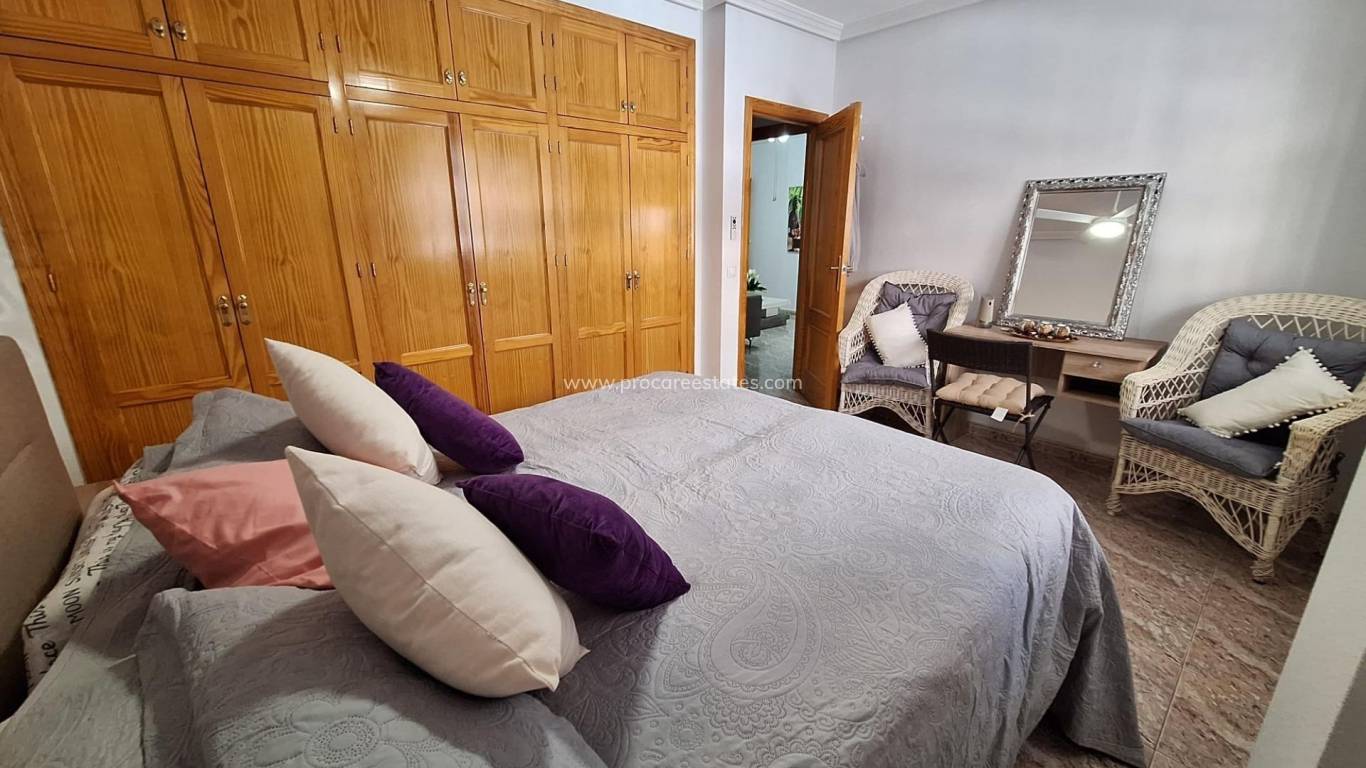 Resale - Apartment - Torrevieja - Torrevieja Center