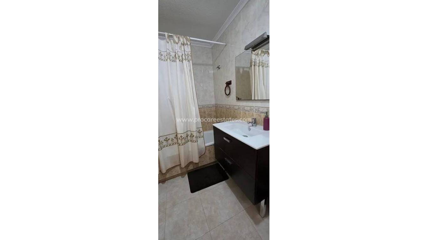 Resale - Apartment - Torrevieja - Torrevieja Center