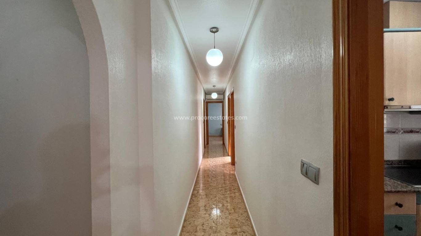 Resale - Apartment - Torrevieja - Torrevieja Center