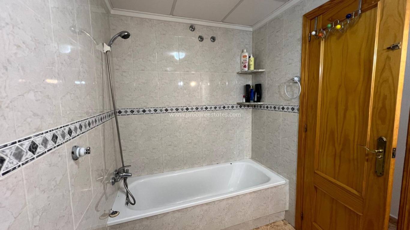 Resale - Apartment - Torrevieja - Torrevieja Center