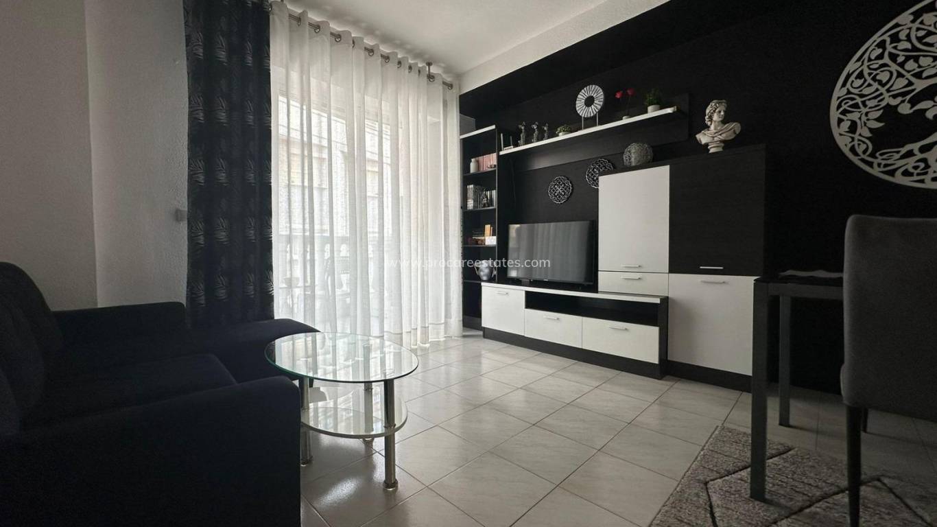Resale - Apartment - Torrevieja - Torrevieja Center