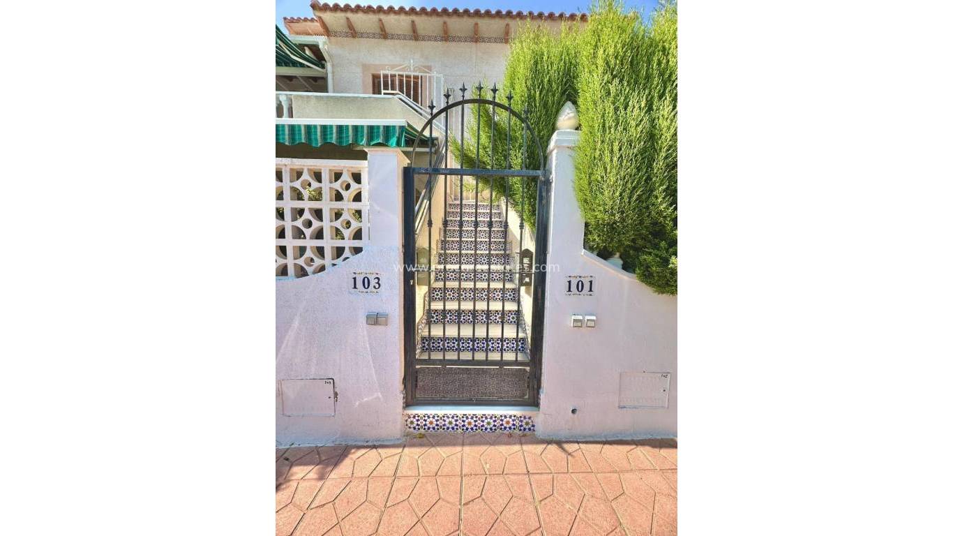 Resale - Apartment - Torrevieja - Torrevieja Center