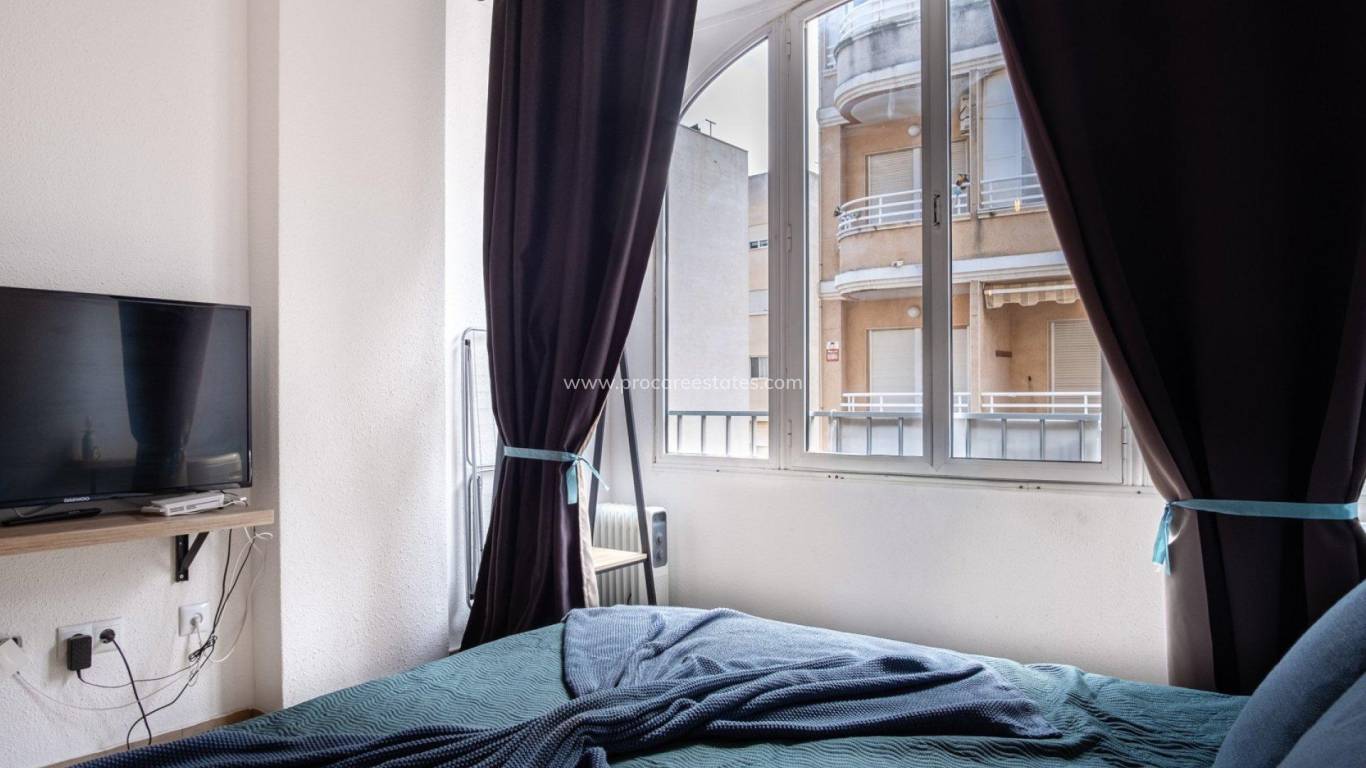 Resale - Apartment - Torrevieja - Torrevieja Center