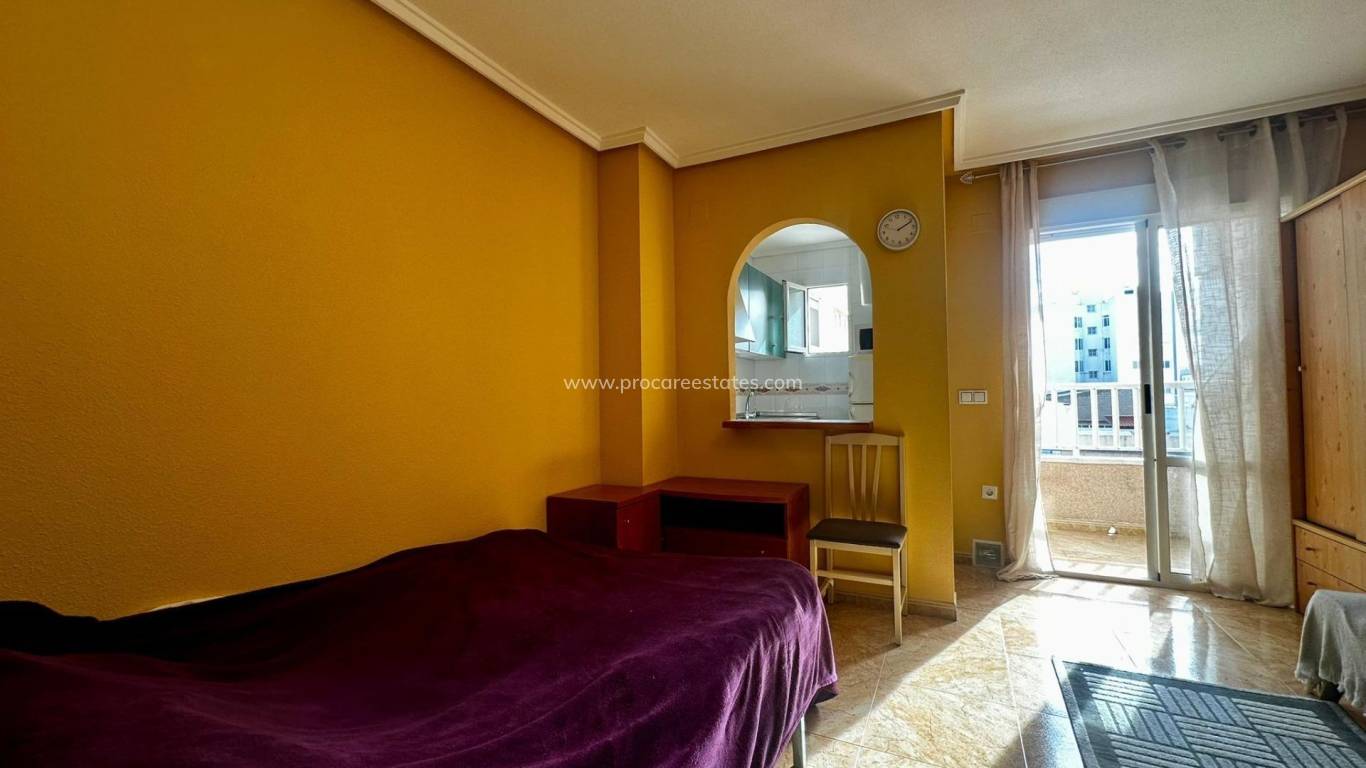 Resale - Apartment - Torrevieja - Torrevieja Center