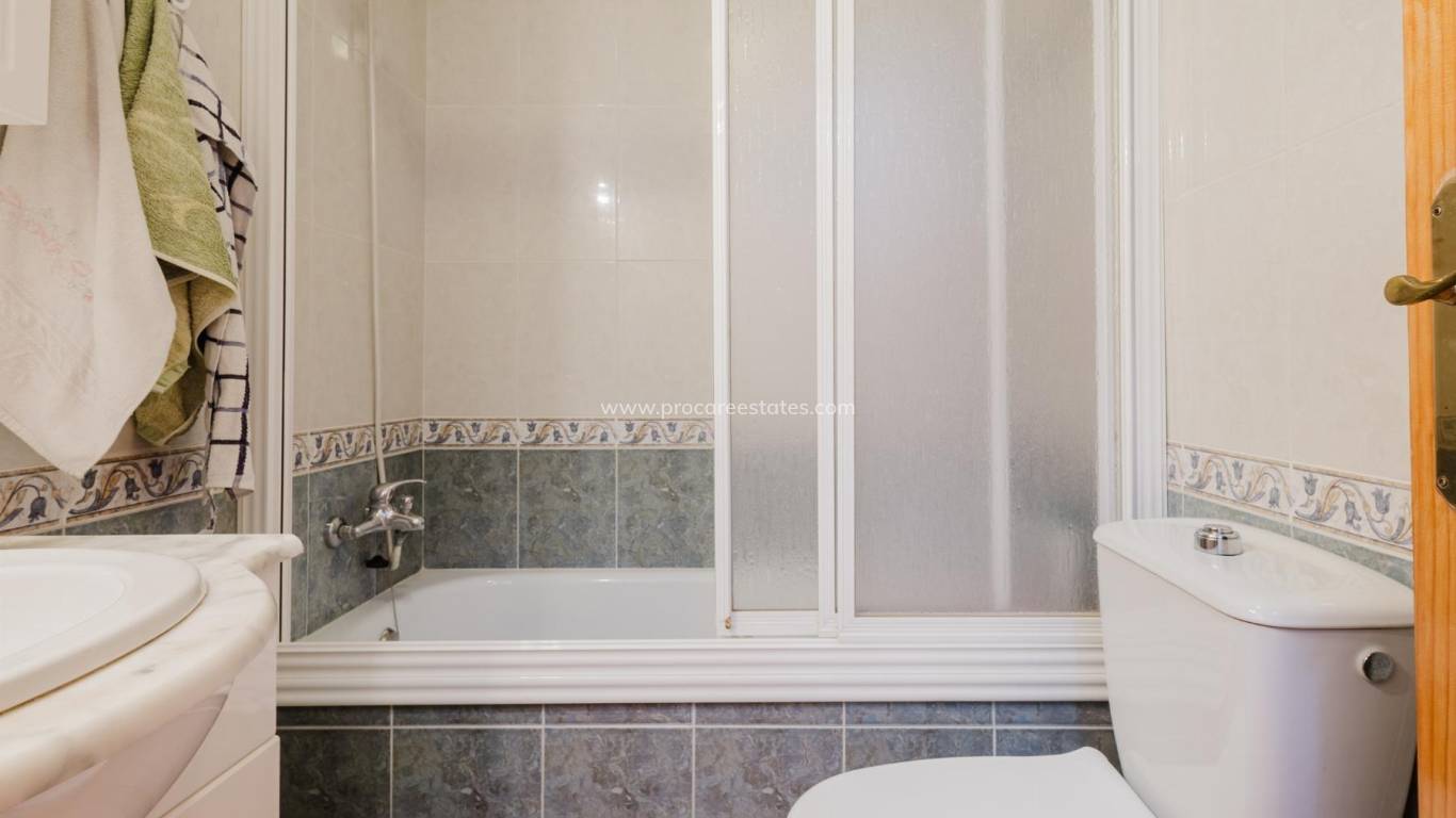 Resale - Apartment - Torrevieja - Torrevieja Center