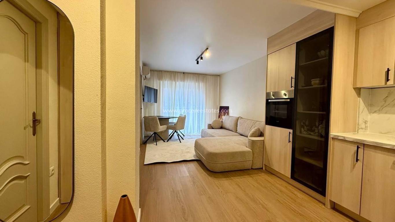Resale - Apartment - Torrevieja - Torrevieja Center