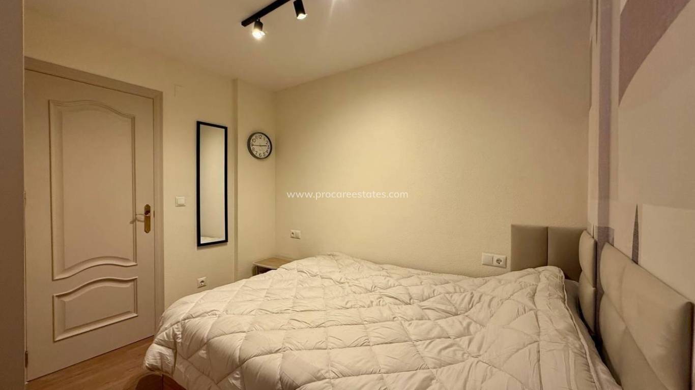 Resale - Apartment - Torrevieja - Torrevieja Center