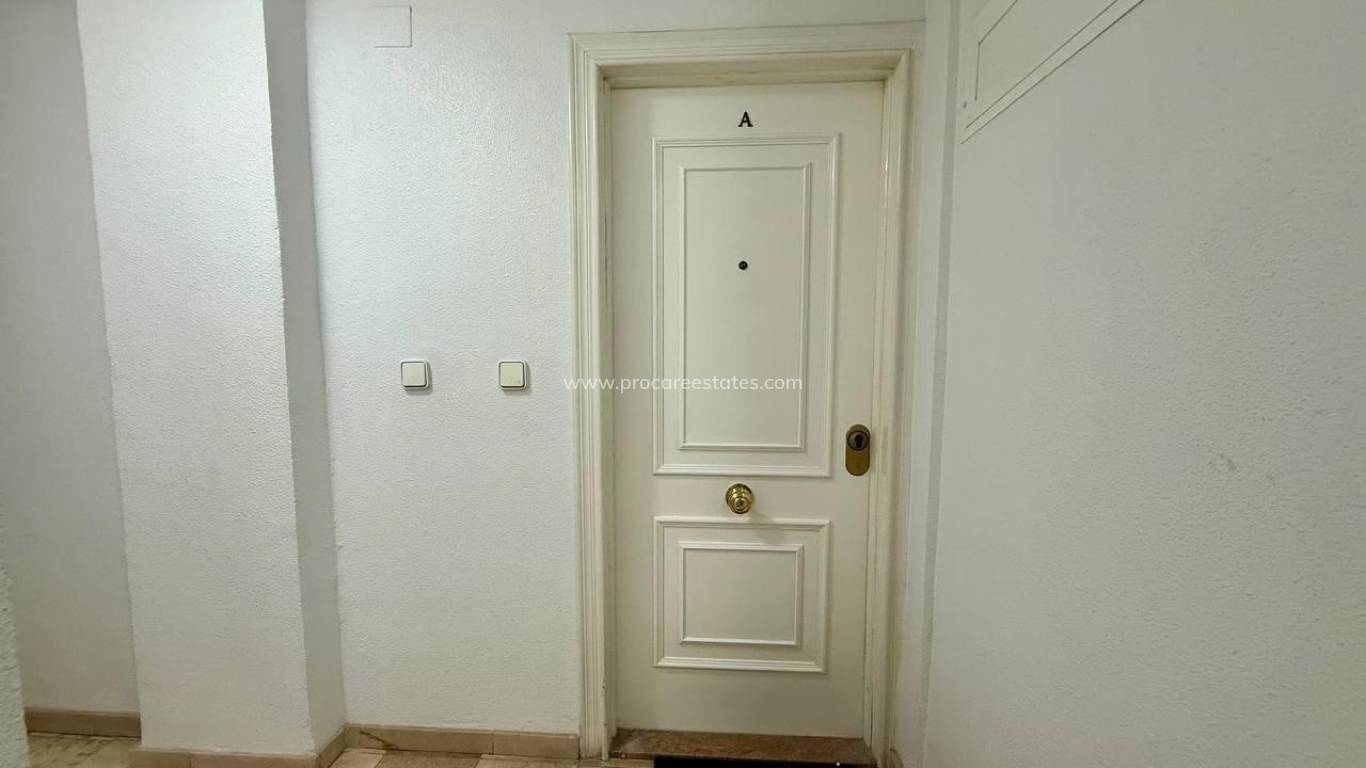 Resale - Apartment - Torrevieja - Torrevieja Center