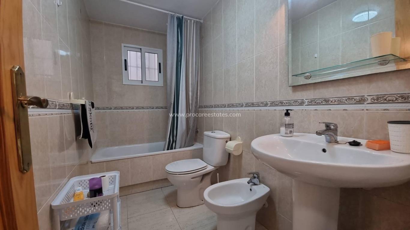 Resale - Apartment - Torrevieja - Torrevieja Center