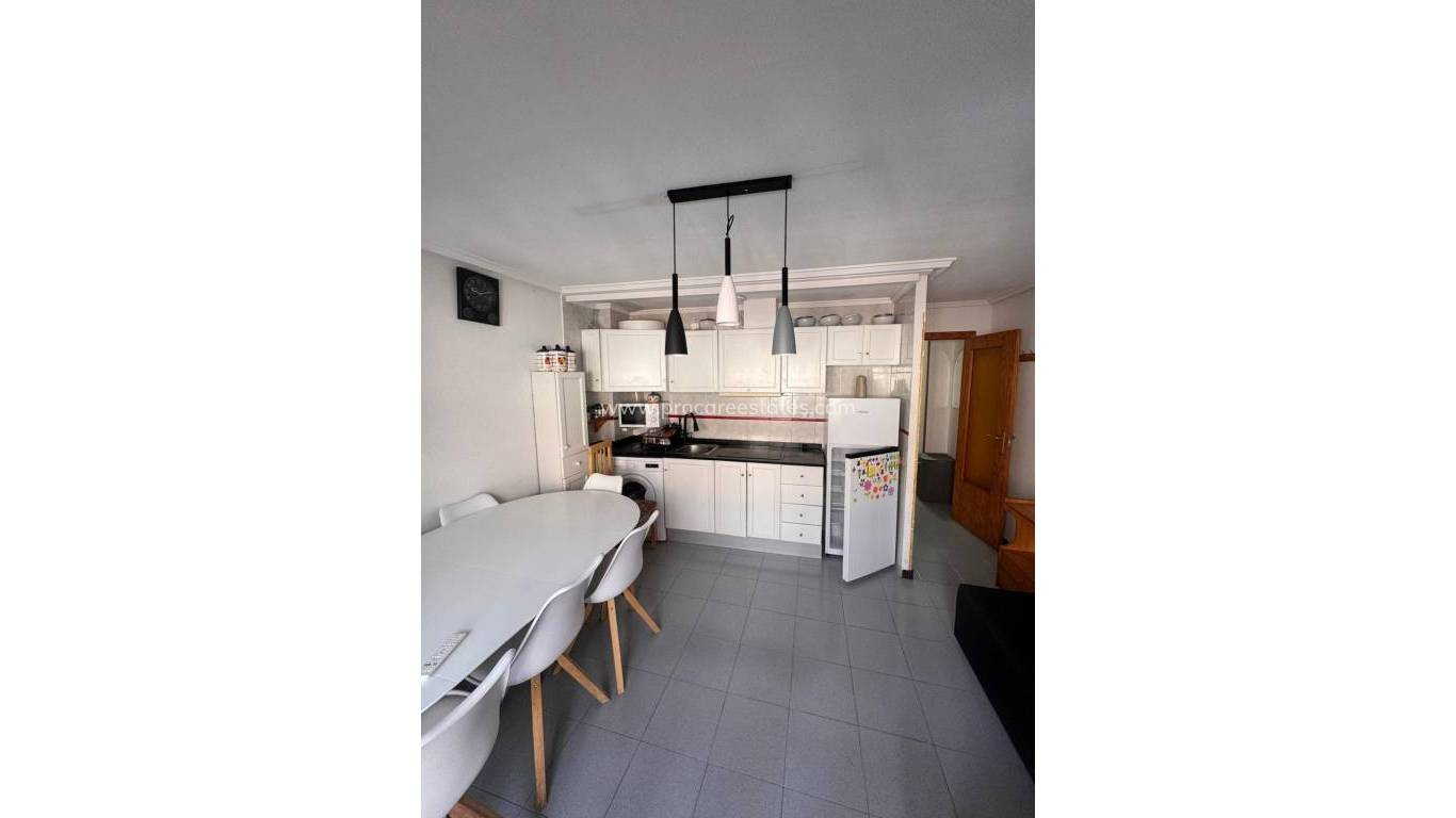 Resale - Apartment - Torrevieja - Torrevieja Center