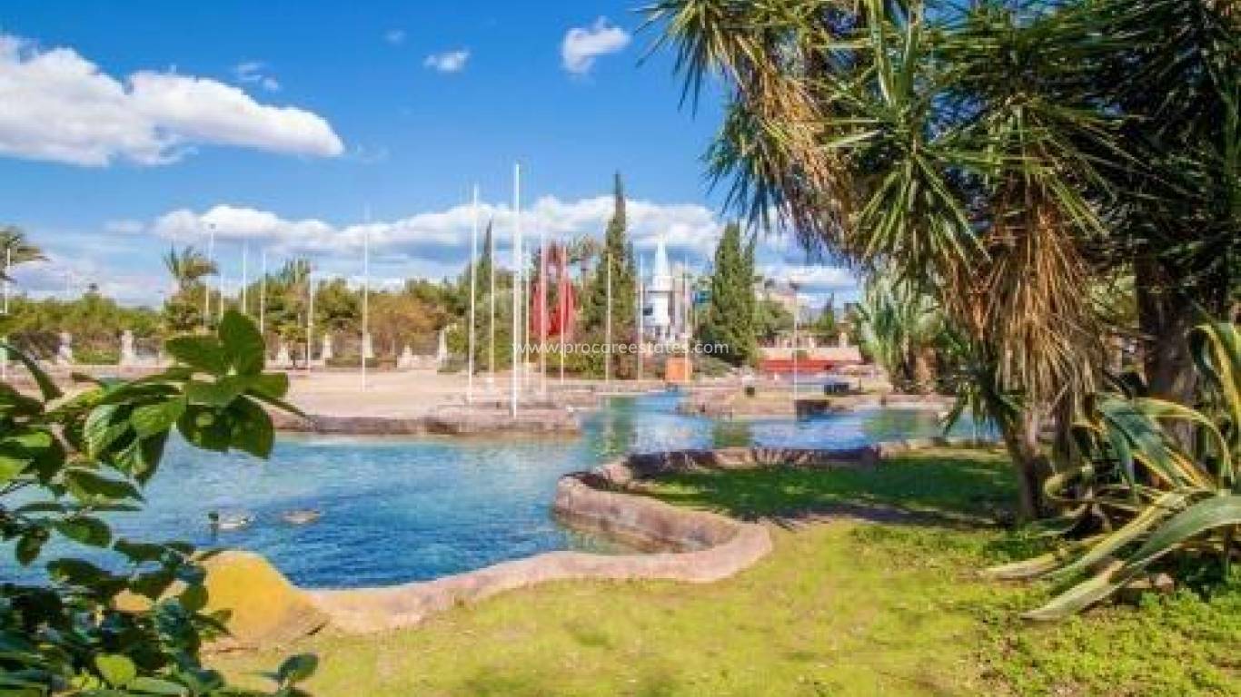 Resale - Apartment - Torrevieja - Torrevieja Center