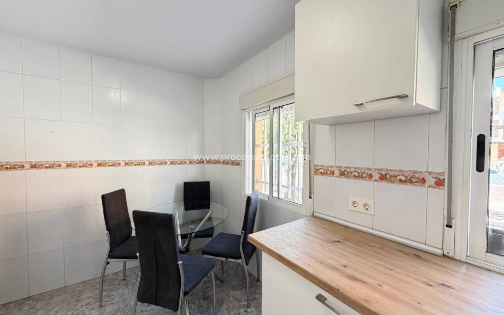 Resale - Apartment - Torrevieja - Torrevieja Center