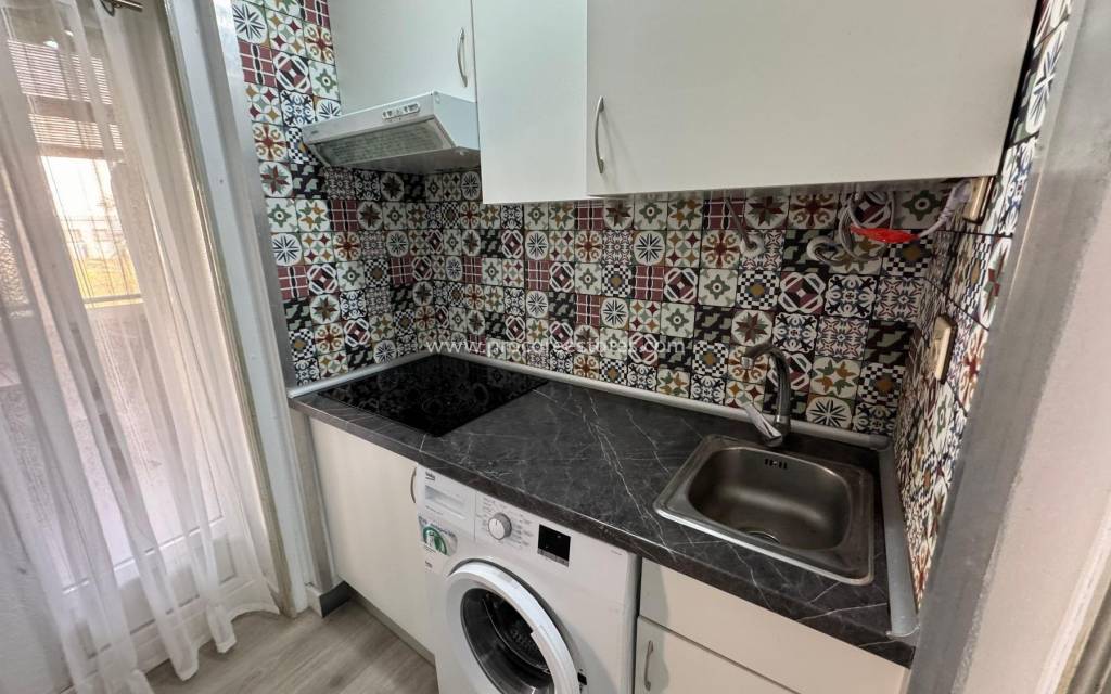 Resale - Apartment - Torrevieja - Torrevieja Center