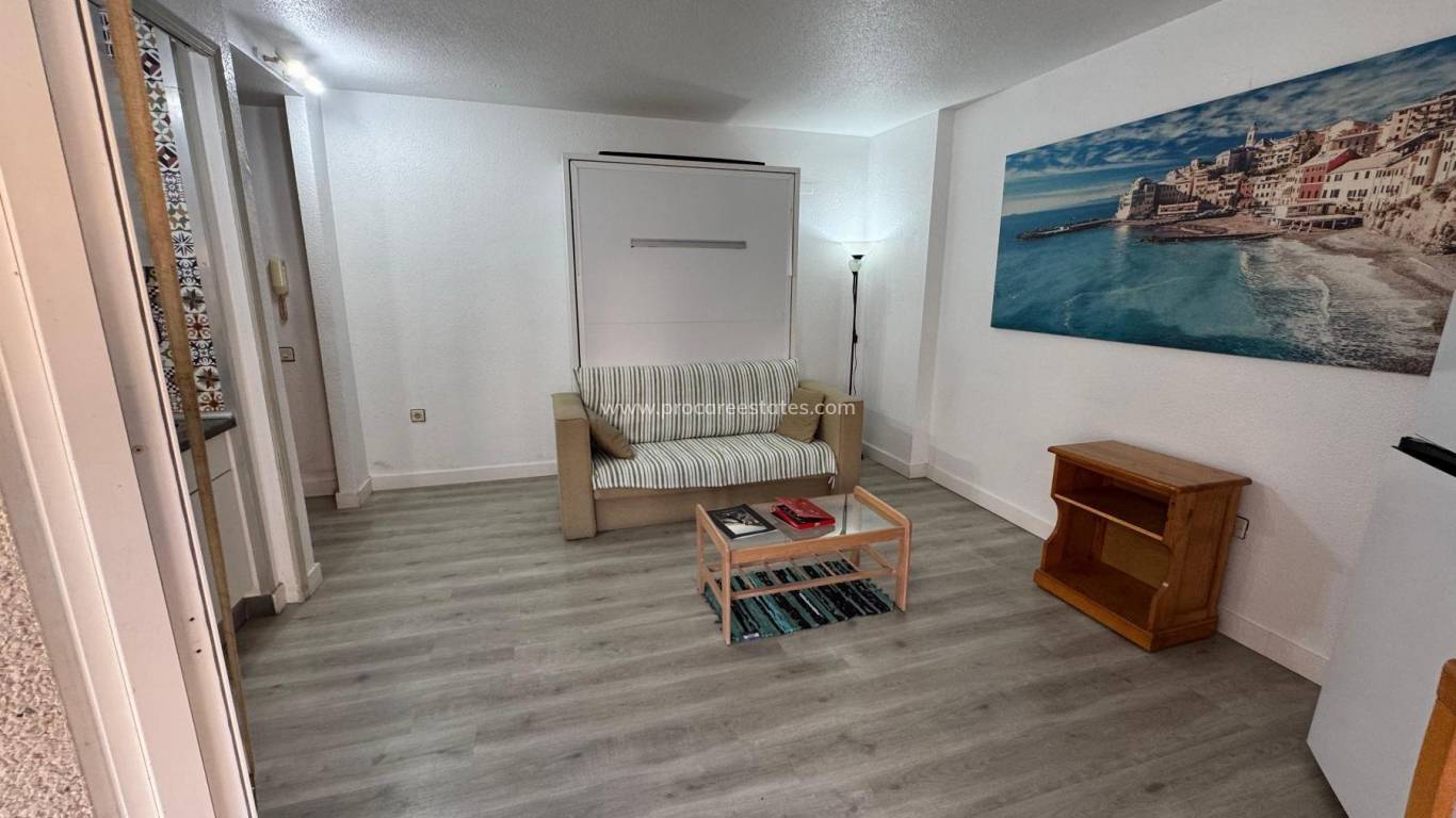 Resale - Apartment - Torrevieja - Torrevieja Center