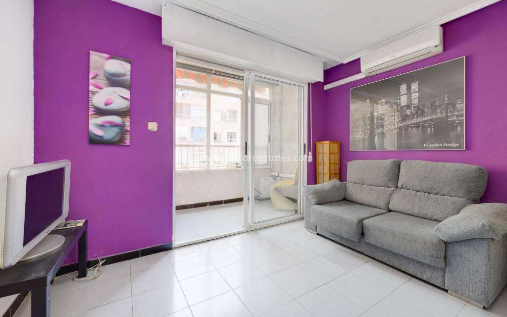 Resale - Apartment - Torrevieja - Torrevieja Center