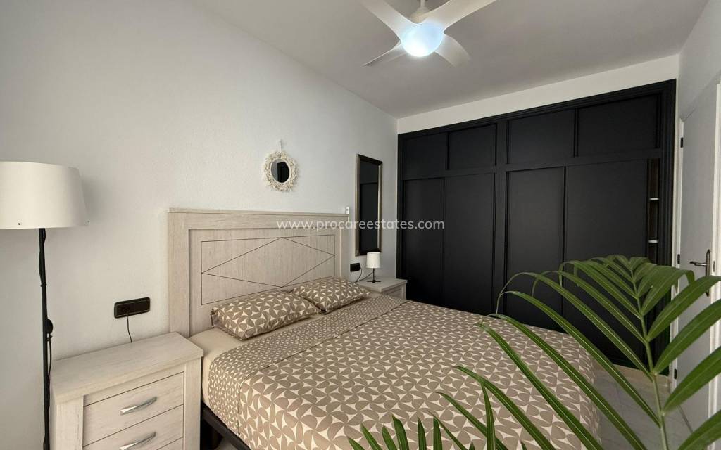 Resale - Apartment - Torrevieja - Torrevieja Center