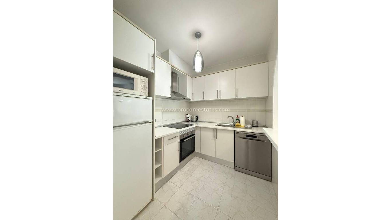 Resale - Apartment - Torrevieja - Torrevieja Center