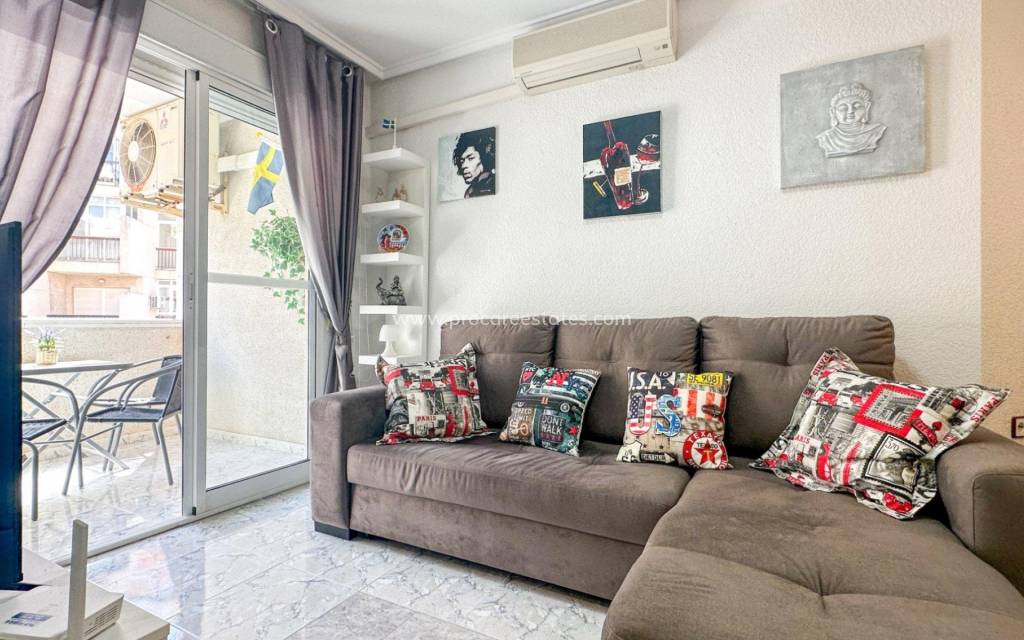 Resale - Apartment - Torrevieja - Torrevieja Center