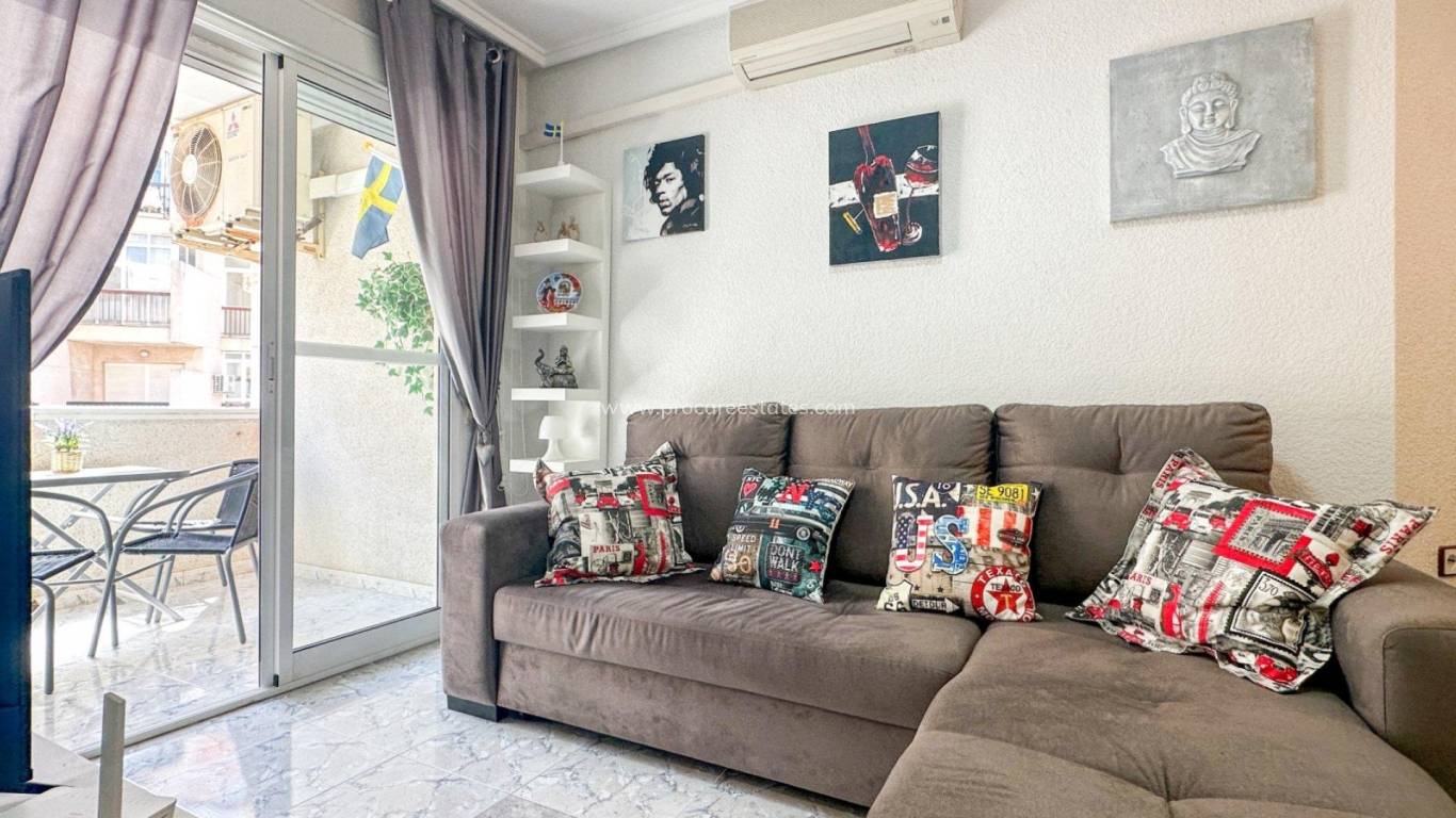 Resale - Apartment - Torrevieja - Torrevieja Center