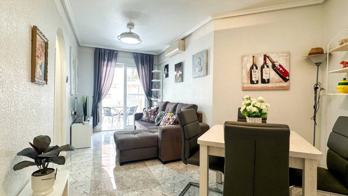 Resale - Apartment - Torrevieja - Torrevieja Center