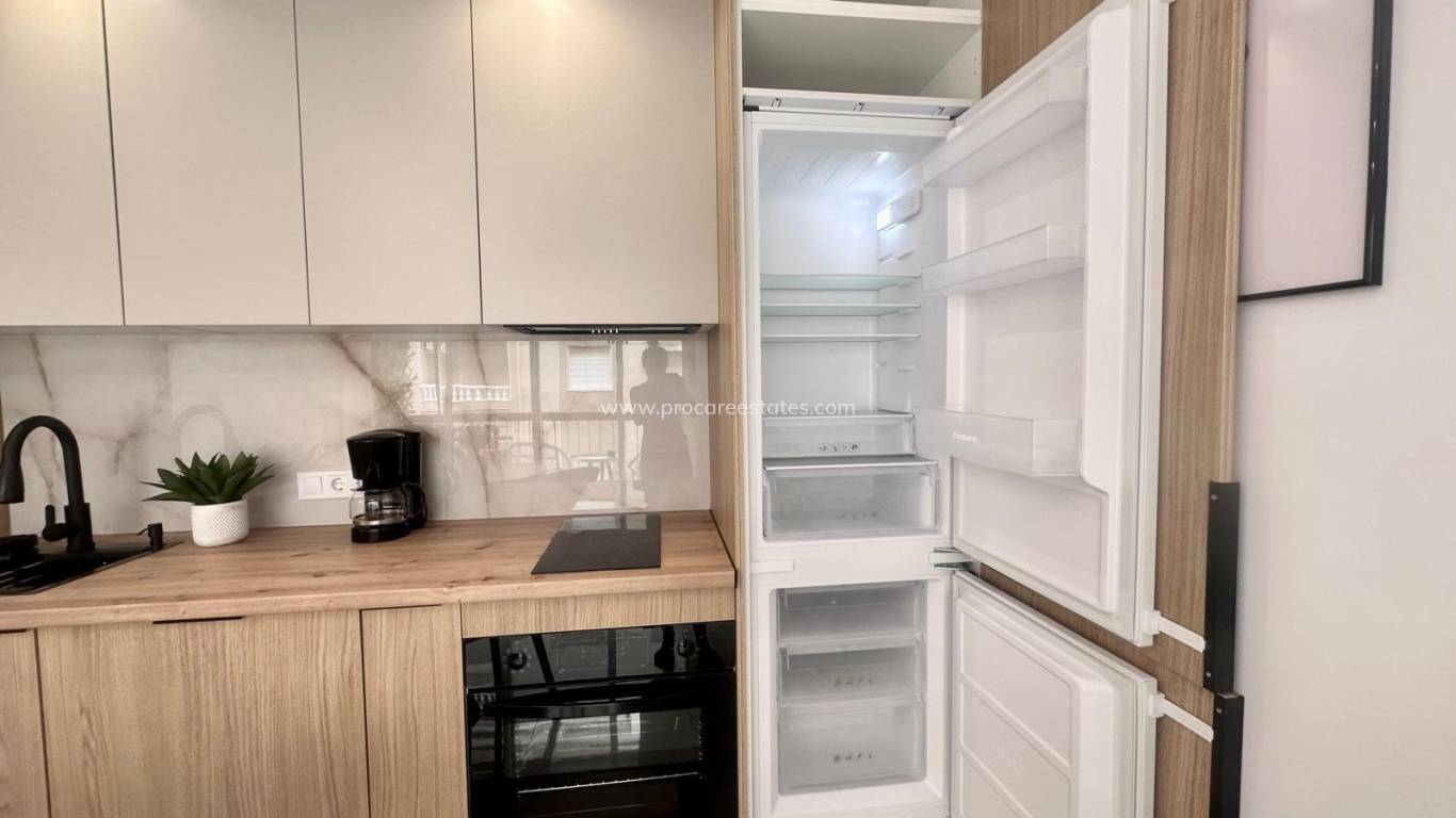 Resale - Apartment - Torrevieja - Torrevieja Center