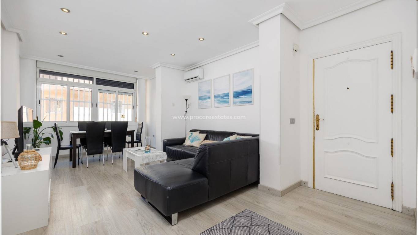 Resale - Apartment - Torrevieja - Torrevieja Center