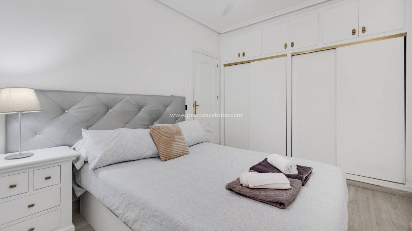 Resale - Apartment - Torrevieja - Torrevieja Center