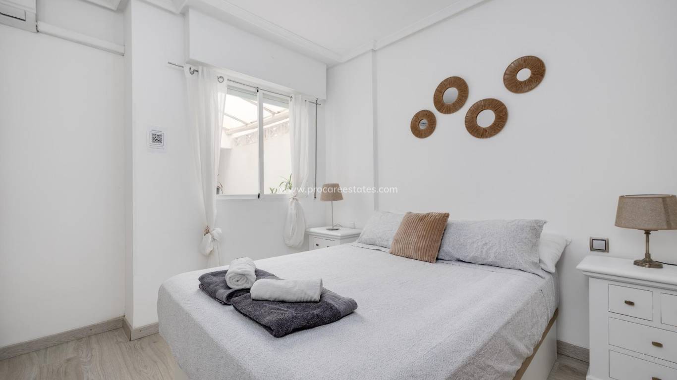 Resale - Apartment - Torrevieja - Torrevieja Center
