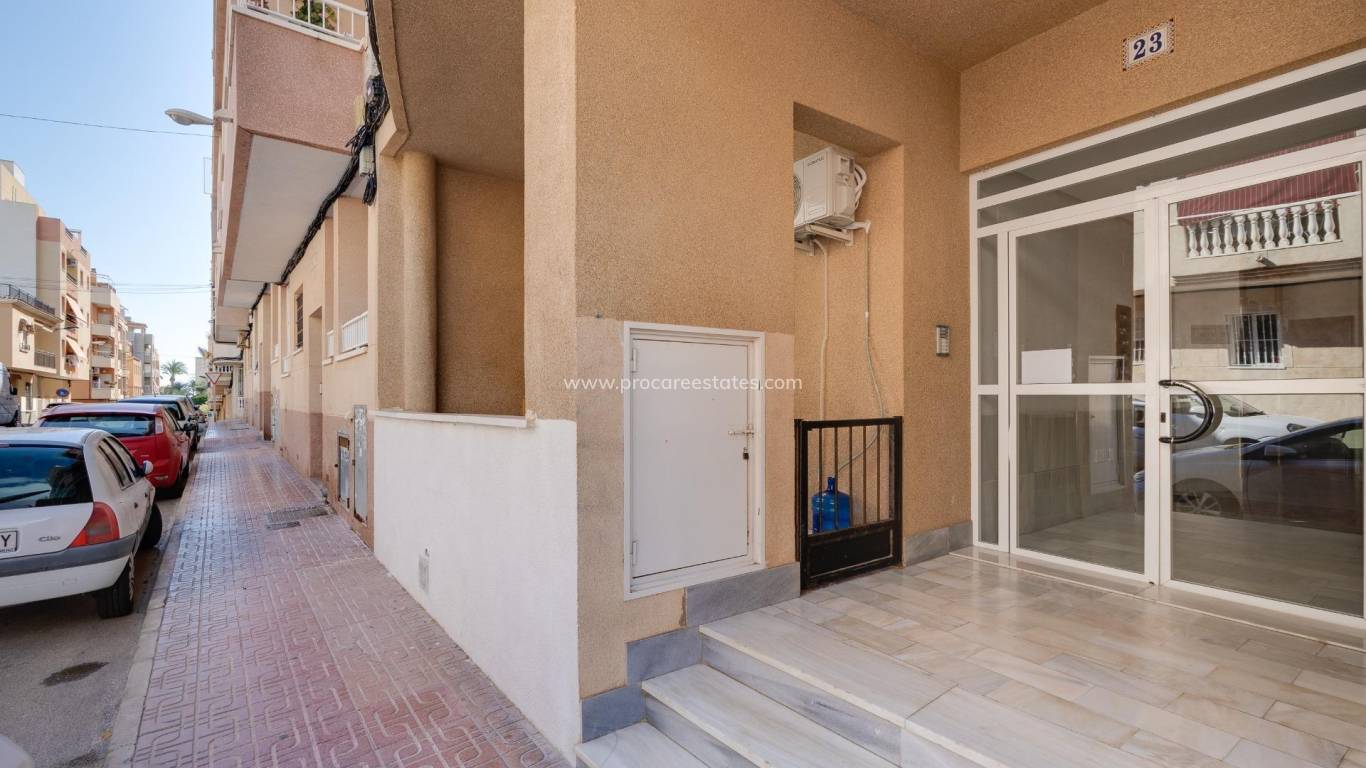 Resale - Apartment - Torrevieja - Torrevieja Center