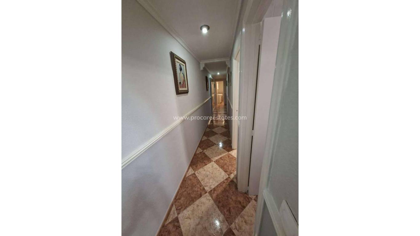 Resale - Apartment - Torrevieja - Torrevieja Center