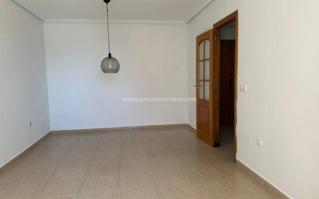 Resale - Apartment - Torrevieja - Torrevieja Center