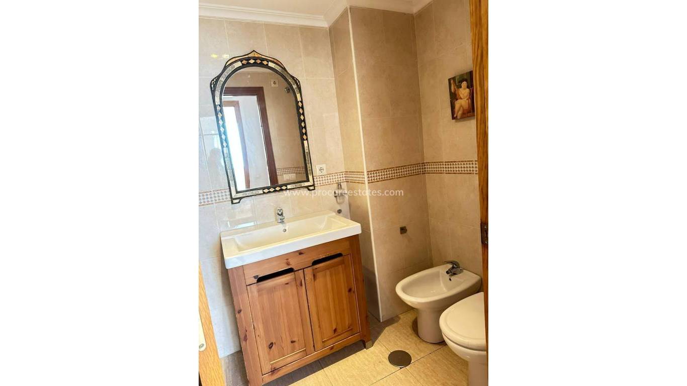 Resale - Apartment - Torrevieja - Torrevieja Center