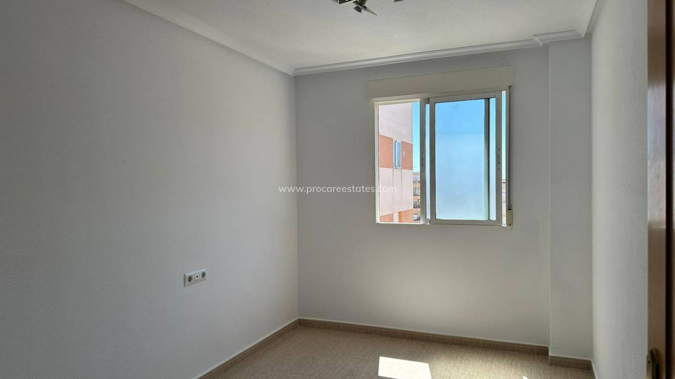 Resale - Apartment - Torrevieja - Torrevieja Center