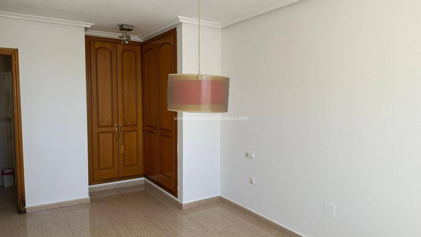 Resale - Apartment - Torrevieja - Torrevieja Center