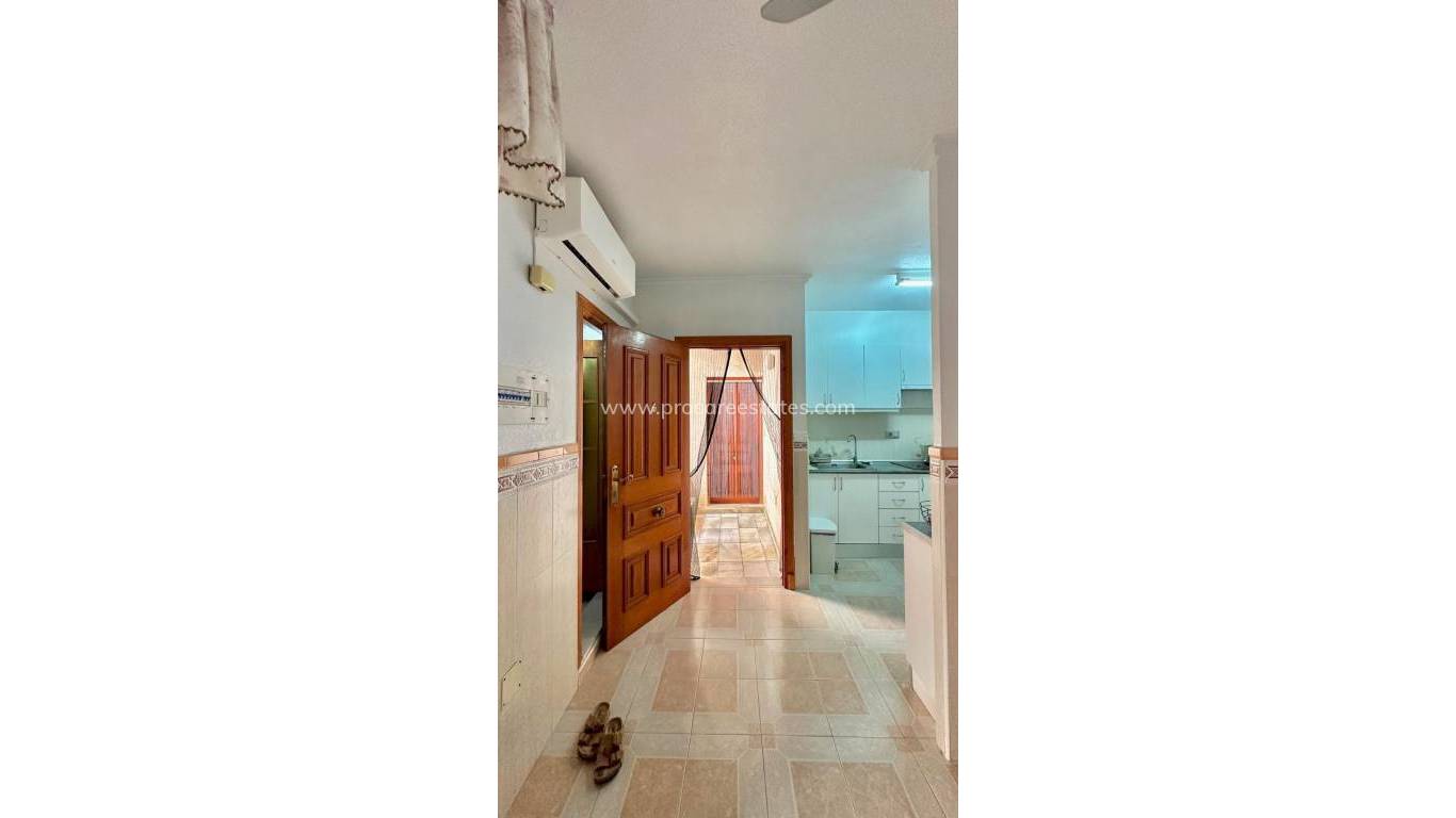 Resale - Apartment - Torrevieja - Torrevieja Center