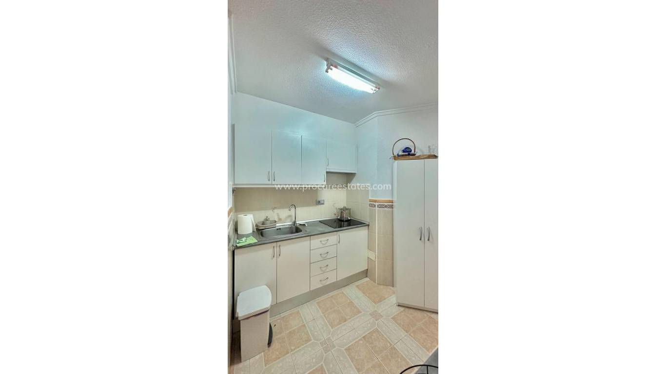 Resale - Apartment - Torrevieja - Torrevieja Center