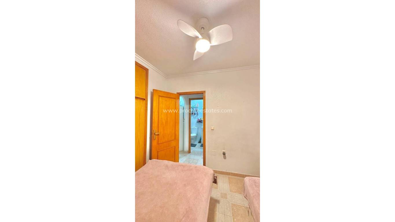 Resale - Apartment - Torrevieja - Torrevieja Center